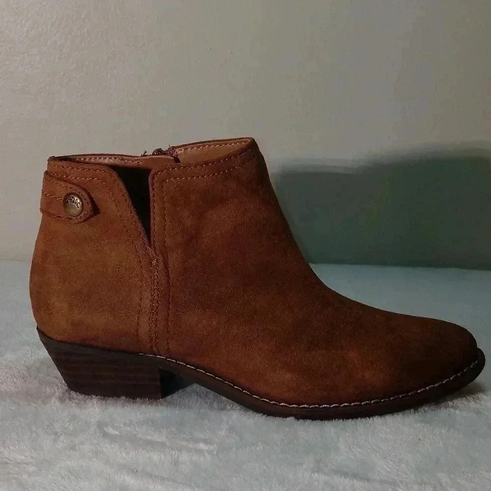 Zodiac Madison ankle bootie
